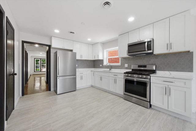 3907 W Marquette Road, Chicago, IL 60629