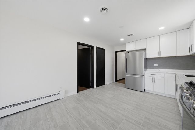 3907 W Marquette Road, Chicago, IL 60629