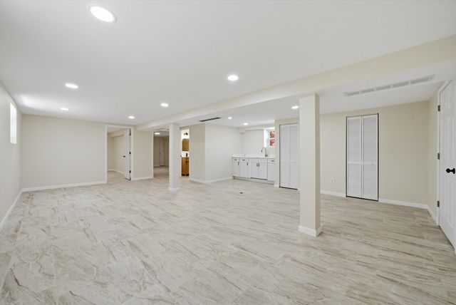 3907 W Marquette Road, Chicago, IL 60629