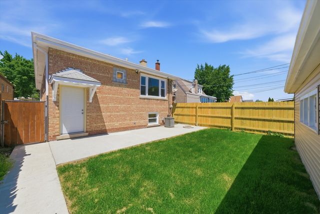 3907 W Marquette Road, Chicago, IL 60629
