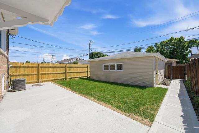 3907 W Marquette Road, Chicago, IL 60629