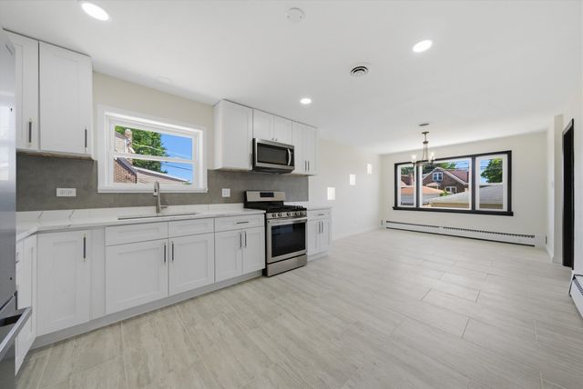 3907 W Marquette Road, Chicago, IL 60629