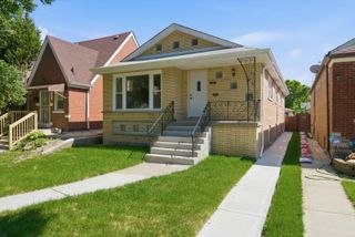 3907 W Marquette Road, Chicago, IL 60629