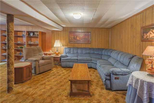 107 Collette Street, Excelsior Springs, MO 64024