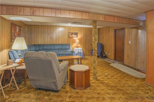 107 Collette Street, Excelsior Springs, MO 64024