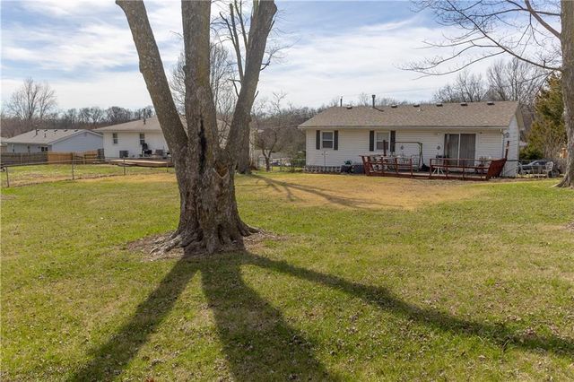 107 Collette Street, Excelsior Springs, MO 64024