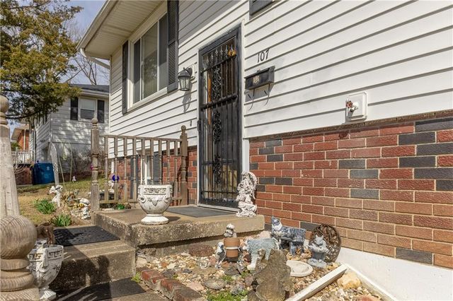 107 Collette Street, Excelsior Springs, MO 64024
