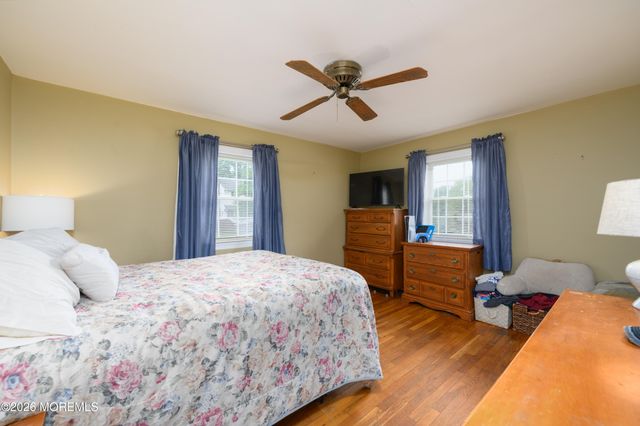 86 Robinson Place, Shrewsbury Boro, NJ 07702