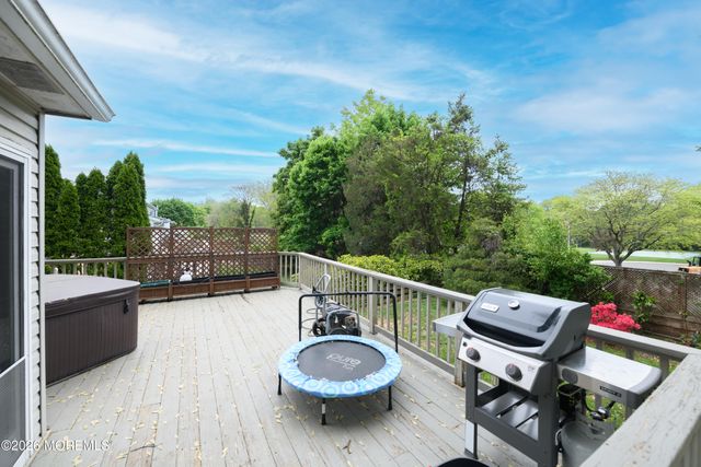 86 Robinson Place, Shrewsbury Boro, NJ 07702