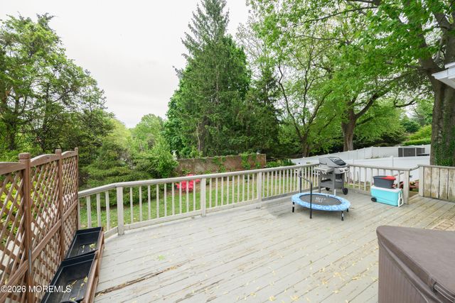 86 Robinson Place, Shrewsbury Boro, NJ 07702