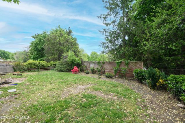 86 Robinson Place, Shrewsbury Boro, NJ 07702