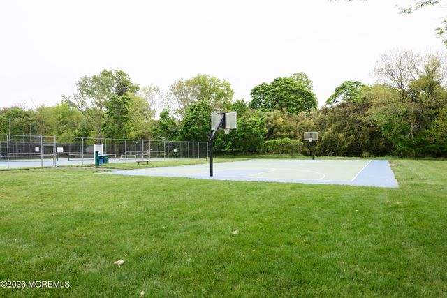 86 Robinson Place, Shrewsbury Boro, NJ 07702