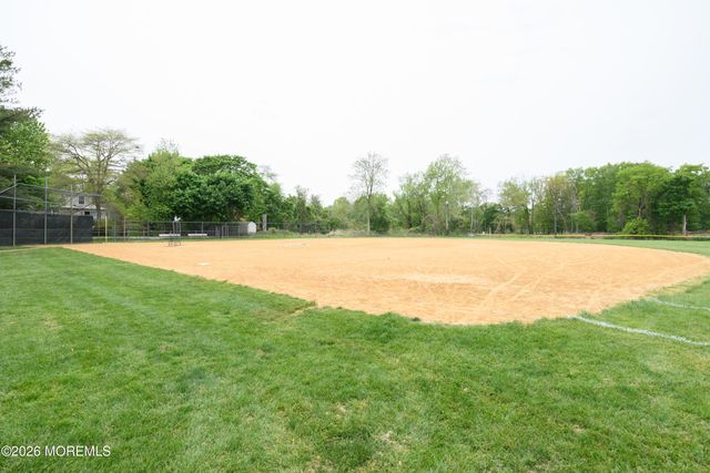 86 Robinson Place, Shrewsbury Boro, NJ 07702