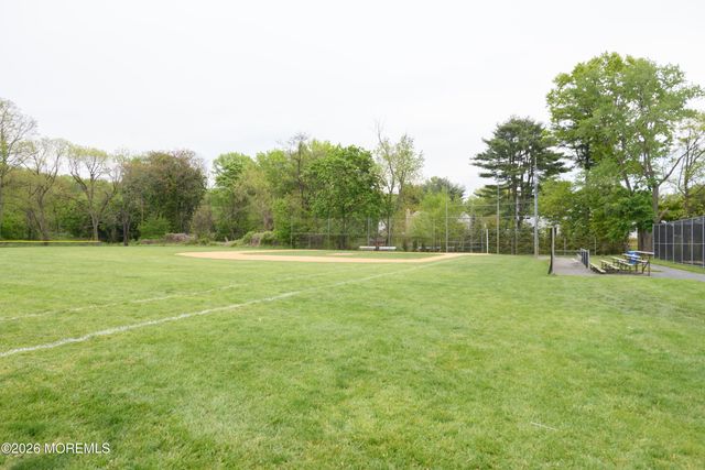 86 Robinson Place, Shrewsbury Boro, NJ 07702
