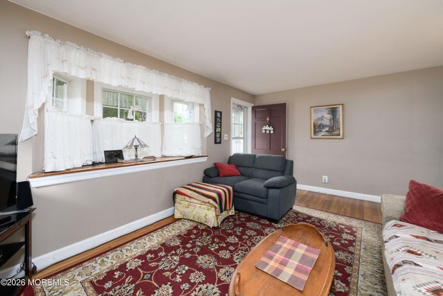 86 Robinson Place, Shrewsbury Boro, NJ 07702