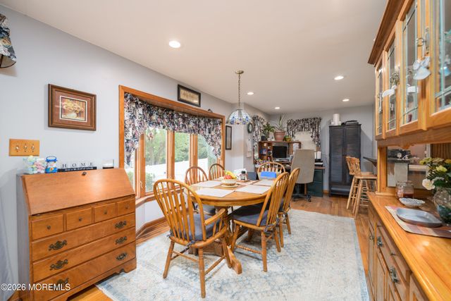 86 Robinson Place, Shrewsbury Boro, NJ 07702