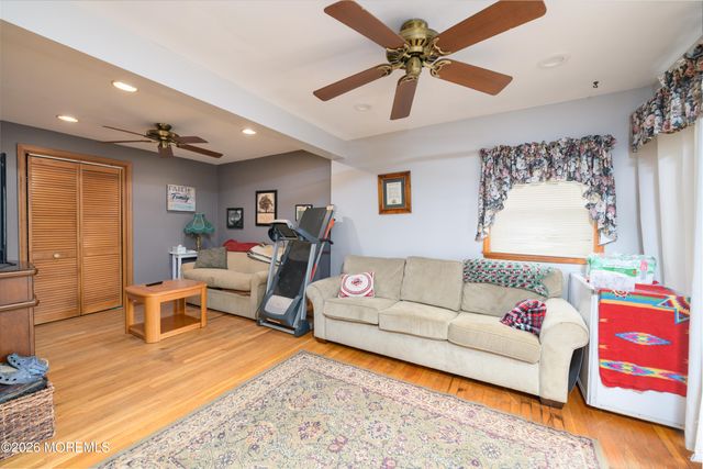 86 Robinson Place, Shrewsbury Boro, NJ 07702