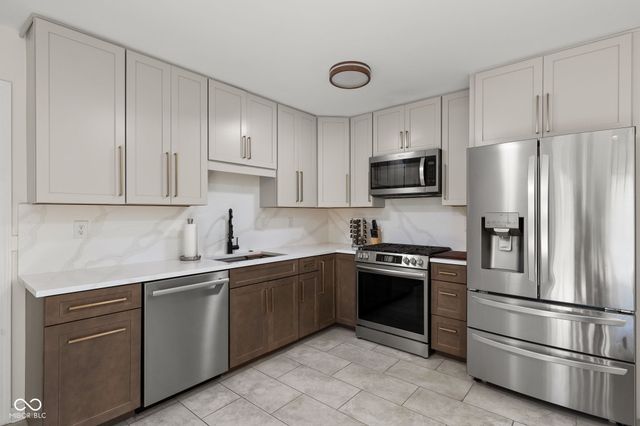 10605 Penn Drive, Carmel, IN 46280