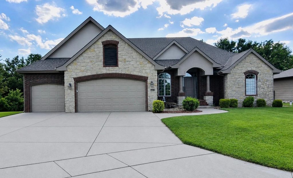2243 N Silverdale St, Andover, KS 67002