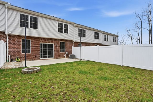 2339 Old Greentree Rd, Scott Twp, PA 15106