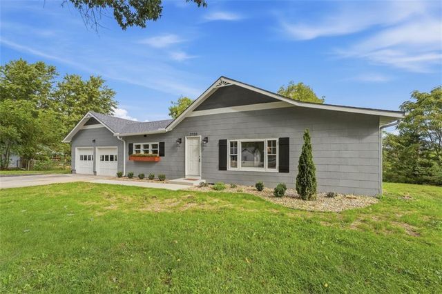 3700 NE 43rd Street, Kansas City, MO 64117