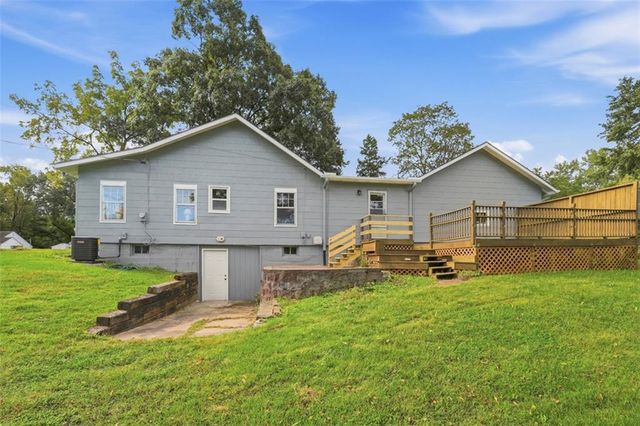 3700 NE 43rd Street, Kansas City, MO 64117