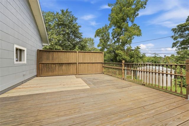 3700 NE 43rd Street, Kansas City, MO 64117