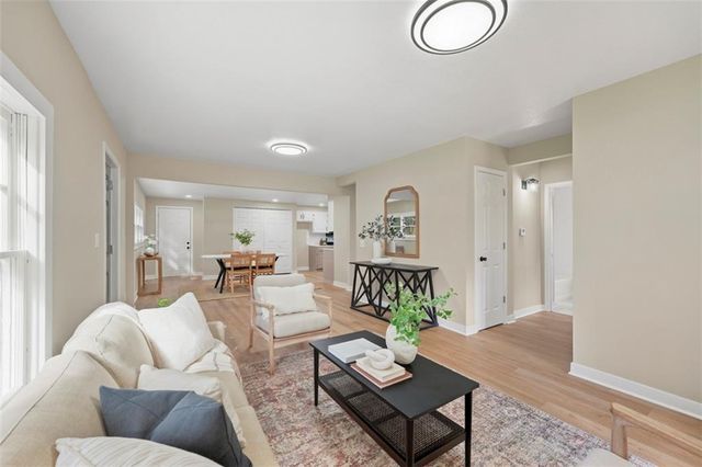 3700 NE 43rd Street, Kansas City, MO 64117