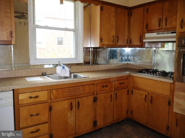 749 CINNAMINSON ST, Philadelphia, PA 19128