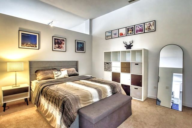 4050 N Lincoln Avenue 202, Chicago, IL 60618
