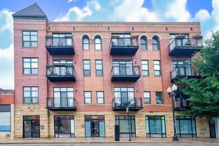 4050 N Lincoln Avenue 202, Chicago, IL 60618