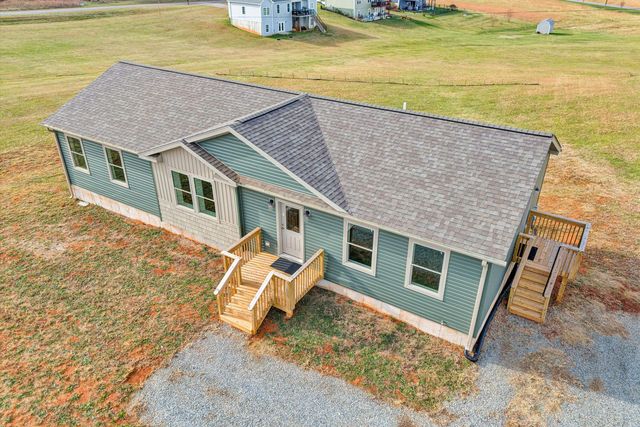 2227 Hendricks Store RD, Moneta, VA 24121