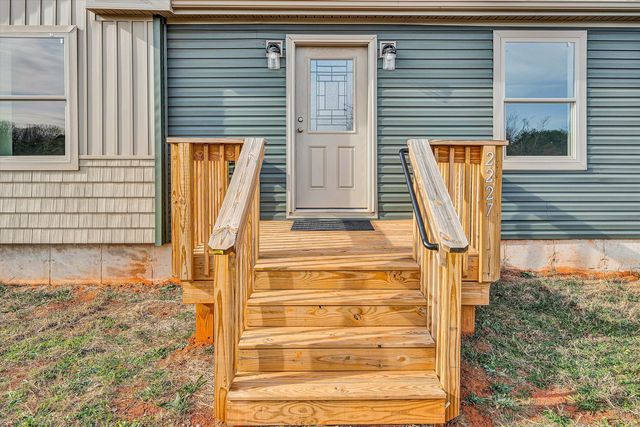 2227 Hendricks Store RD, Moneta, VA 24121