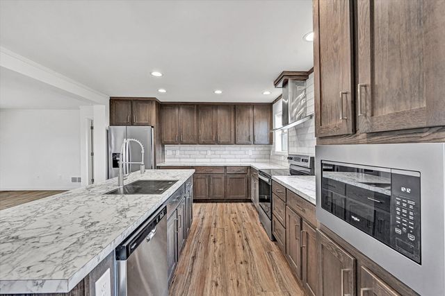 2227 Hendricks Store RD, Moneta, VA 24121