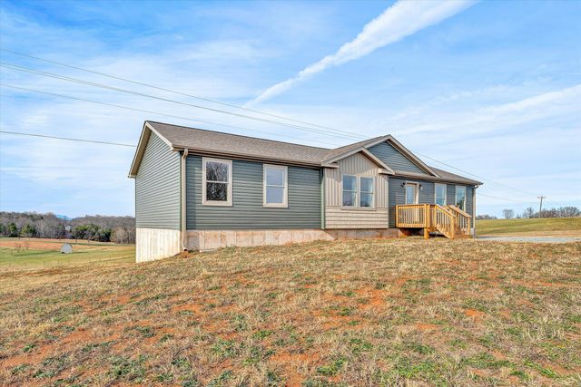 2227 Hendricks Store RD, Moneta, VA 24121