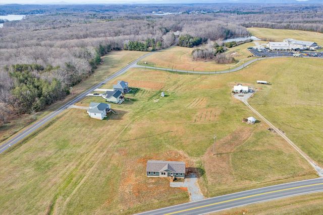 2227 Hendricks Store RD, Moneta, VA 24121