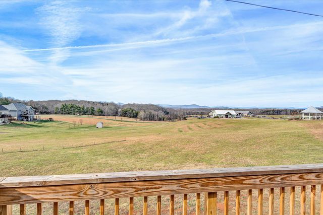 2227 Hendricks Store RD, Moneta, VA 24121