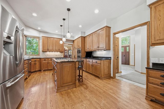 699 Bridle Ridge Road, Eagan, MN 55123