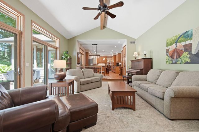 699 Bridle Ridge Road, Eagan, MN 55123