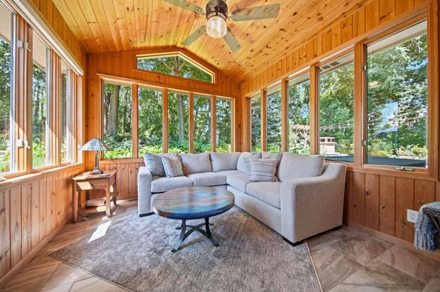 699 Bridle Ridge Road, Eagan, MN 55123