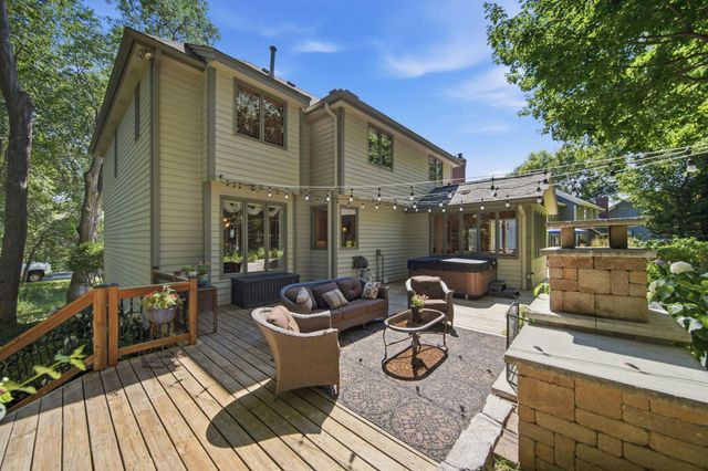 699 Bridle Ridge Road, Eagan, MN 55123