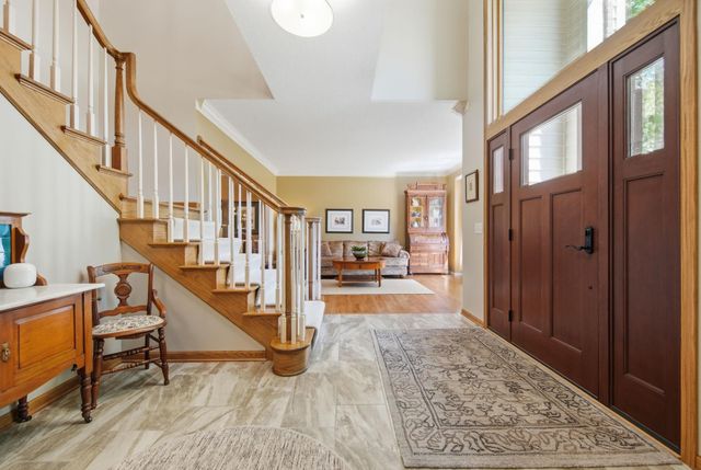 699 Bridle Ridge Road, Eagan, MN 55123
