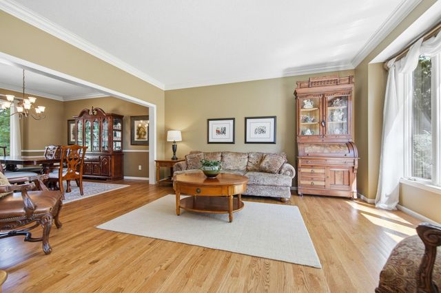 699 Bridle Ridge Road, Eagan, MN 55123