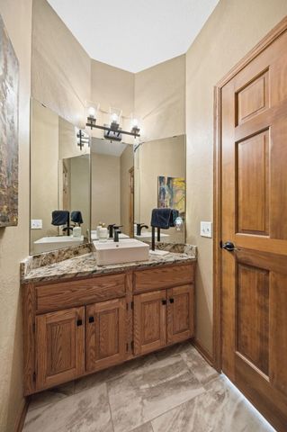 699 Bridle Ridge Road, Eagan, MN 55123