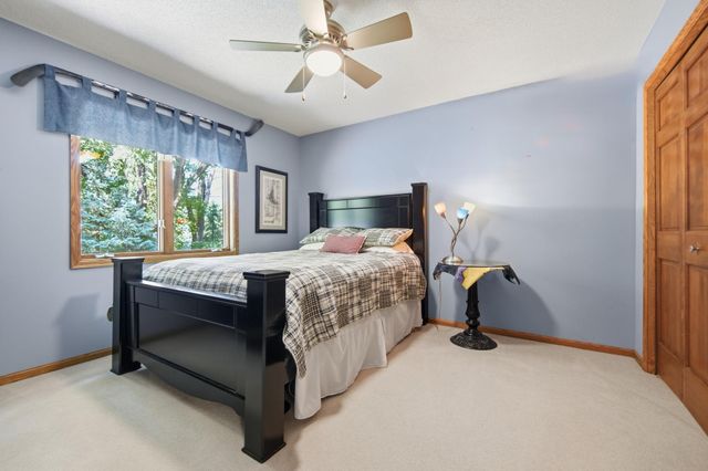 699 Bridle Ridge Road, Eagan, MN 55123
