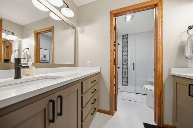 699 Bridle Ridge Road, Eagan, MN 55123