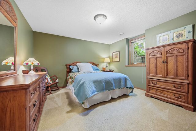 699 Bridle Ridge Road, Eagan, MN 55123