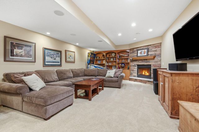 699 Bridle Ridge Road, Eagan, MN 55123