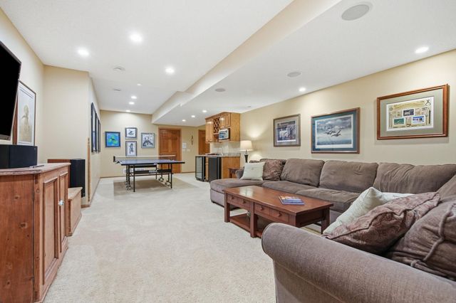 699 Bridle Ridge Road, Eagan, MN 55123