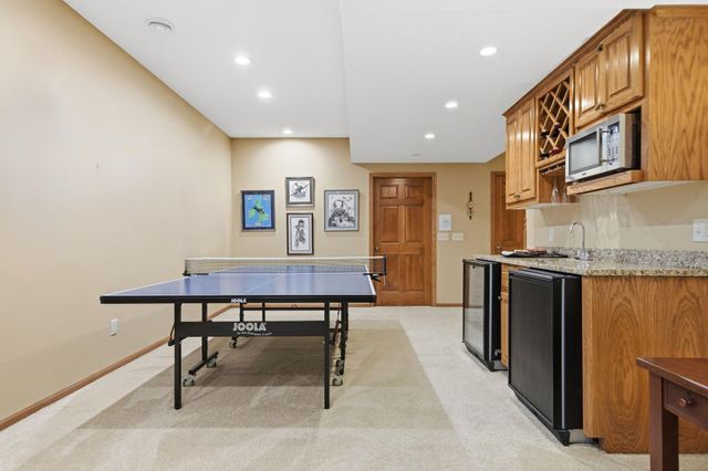 699 Bridle Ridge Road, Eagan, MN 55123